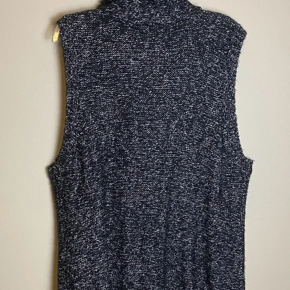 Charter Club Black and White Textured Vest - Picture 5 of 6